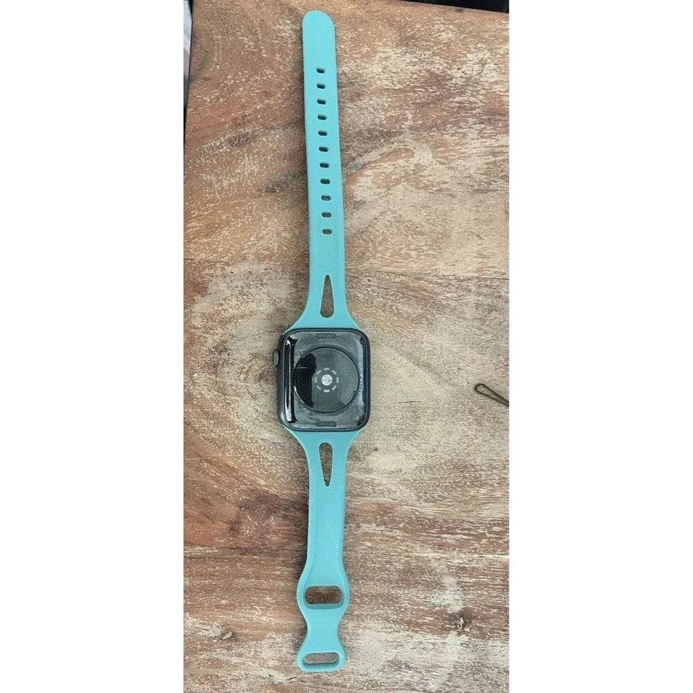 Apple Watch SE 44MM Space Gray GPS Refurb Used Good Battery